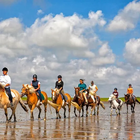 Gud Jard Nr 27 - Design-ferienhaus Mit Exklusiver Ausstattung 佩尔沃姆